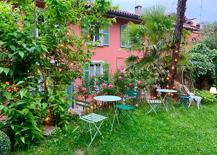 Secret Garden Arona In Piazza Del Popolo 16 Historical Center